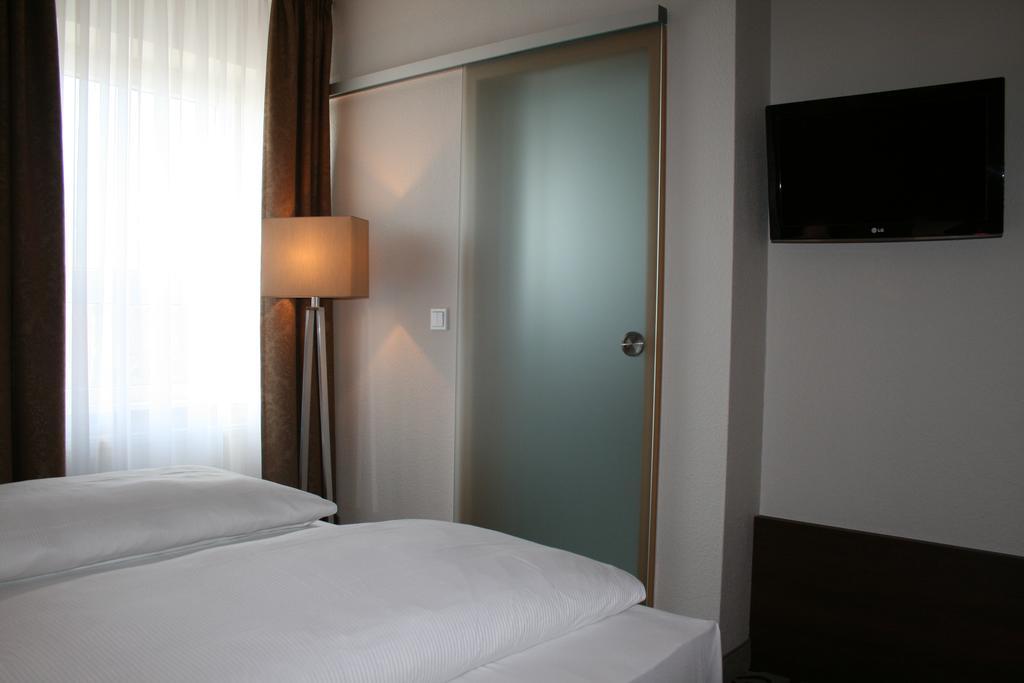 Hotel Parqeo Im A66 Gelnhausen Kültér fotó