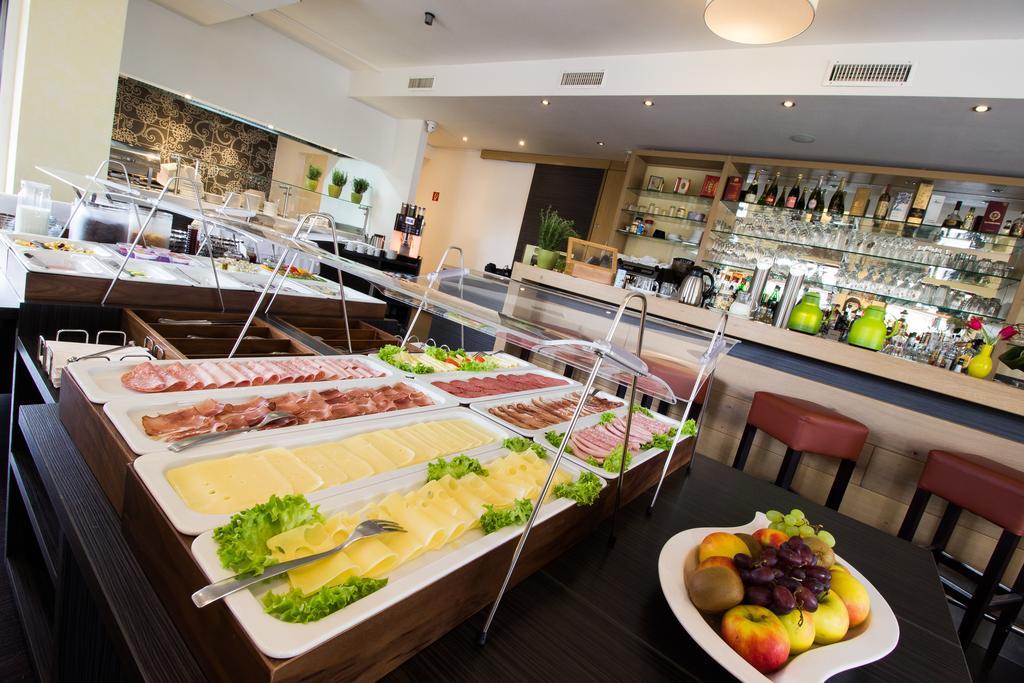 Hotel Parqeo Im A66 Gelnhausen Kültér fotó