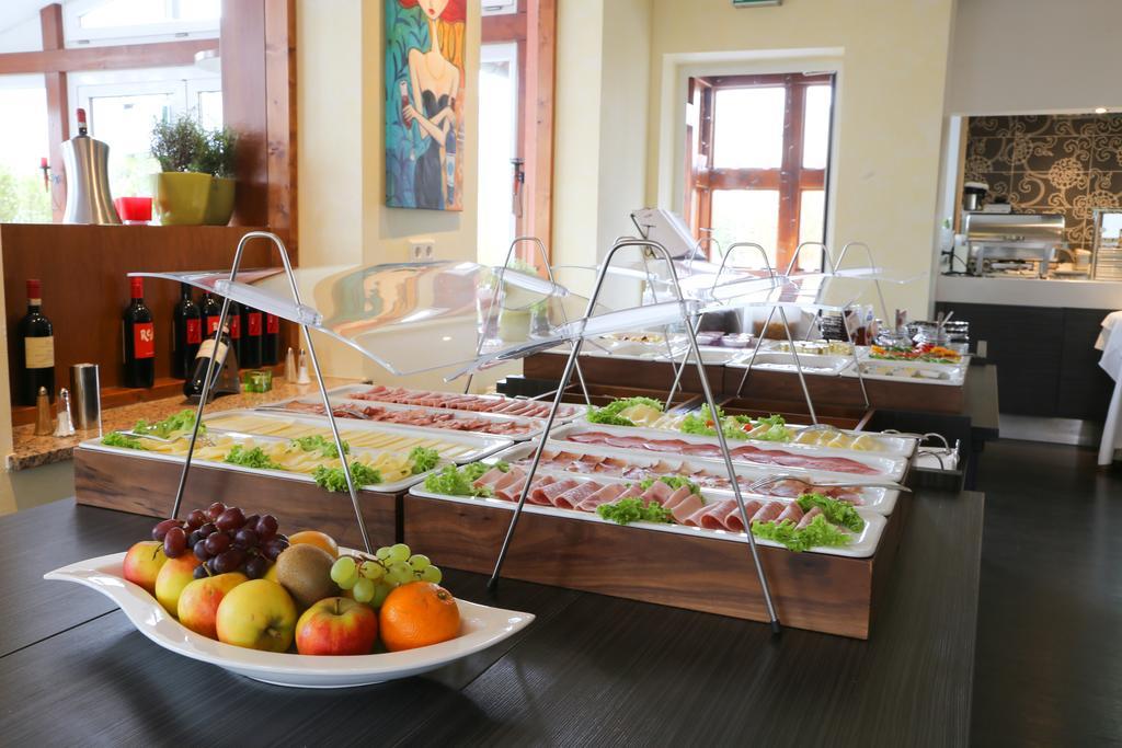 Hotel Parqeo Im A66 Gelnhausen Kültér fotó