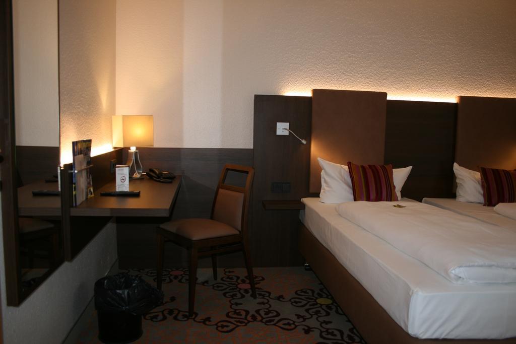 Hotel Parqeo Im A66 Gelnhausen Kültér fotó