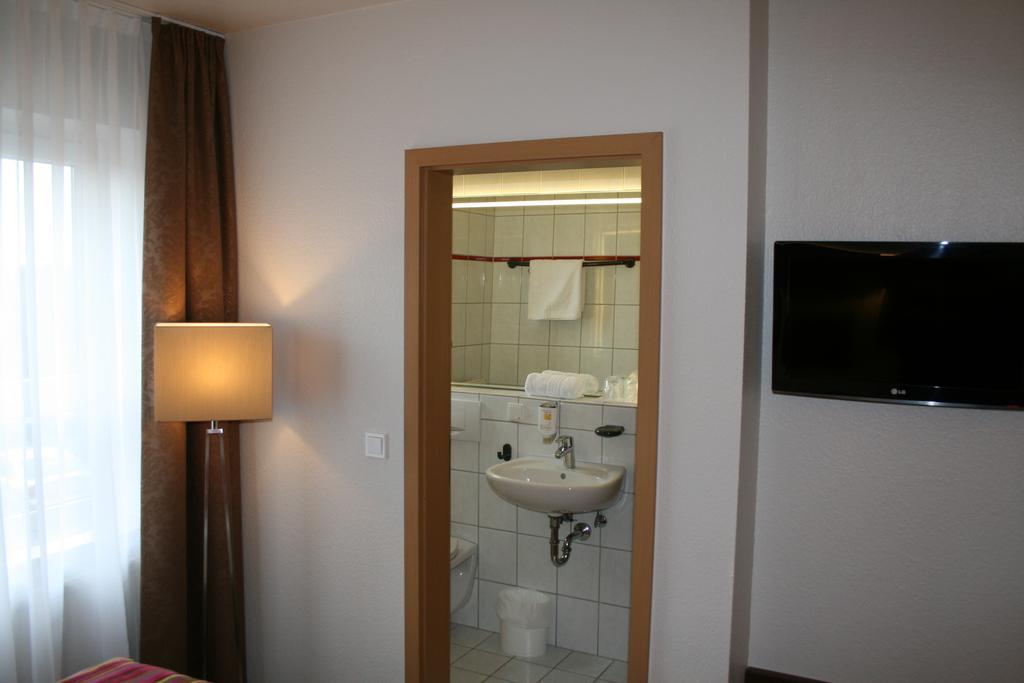 Hotel Parqeo Im A66 Gelnhausen Kültér fotó