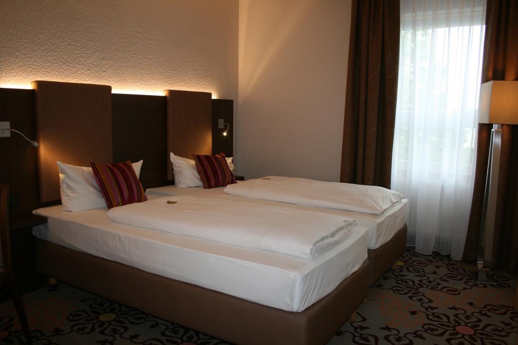 Hotel Parqeo Im A66 Gelnhausen Kültér fotó