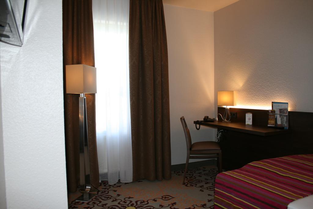 Hotel Parqeo Im A66 Gelnhausen Kültér fotó