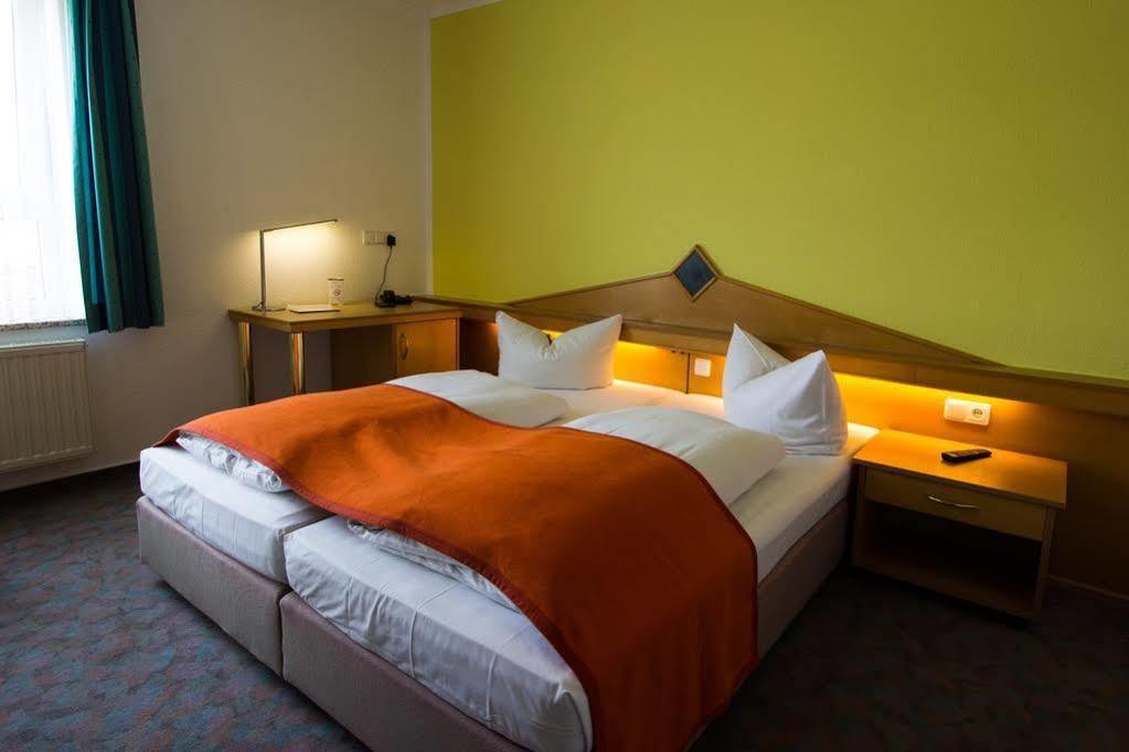 Hotel Parqeo Im A66 Gelnhausen Kültér fotó